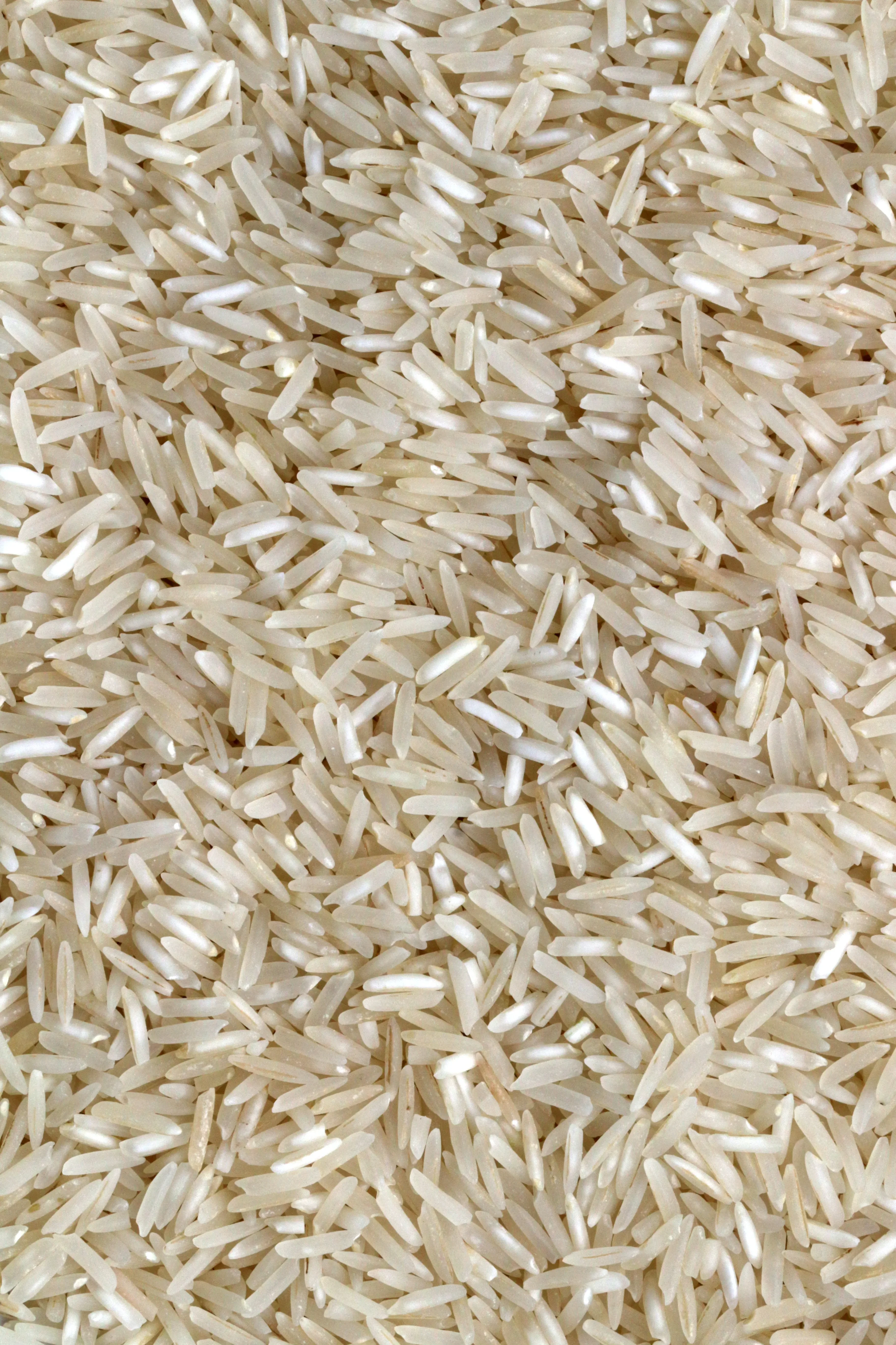 Differences Between Sushi Rice & White Rice